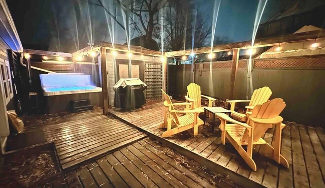 7-min Walk to the Beach! Hot Tub + Fire table