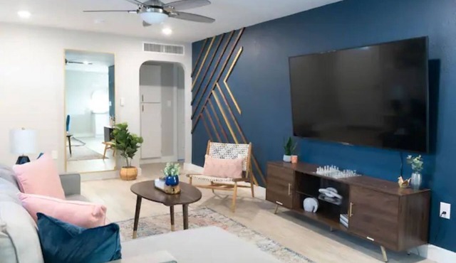 7 Mins to PHX Airport, Modern Boho, Sleeps 10