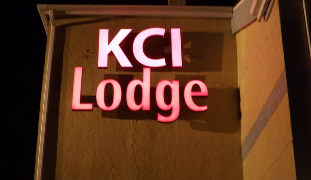 7 minutes from MCI Airport