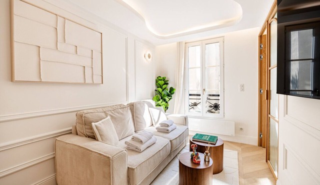 7.New suite 4 personnes- Saint Germain Notre-Dame
