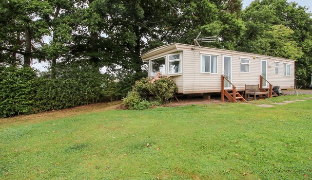 7 OLD ORCHARD, family friendly, with a garden in Much Wenlock