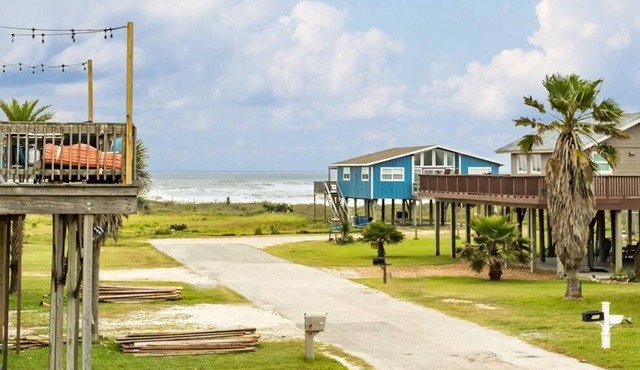 7 Palms Beach House Gated w/Grill Steps to Beach