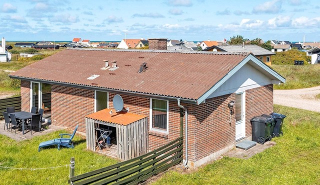 7 person holiday home in Frøstrup