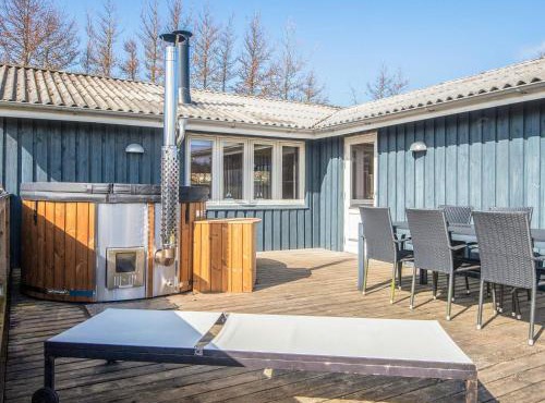 7 person holiday home in Ulfborg-By Traum