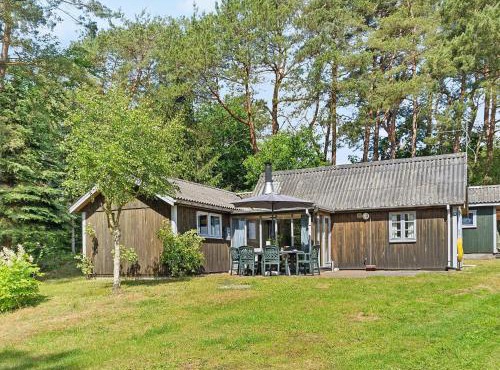 7 person holiday home in Kolind-By Traum