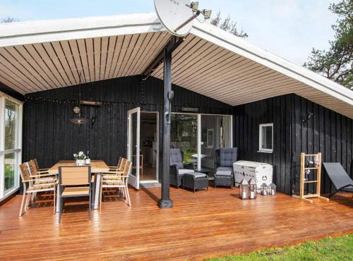 7 person holiday home in Oksb l