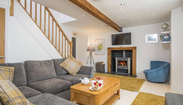 7 Prendergast, Holiday Cottage Solva , Sleeps 6, 3 bedrooms, bathrooms