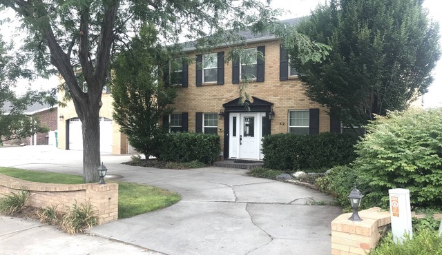 7 Private Bedrooms-Close to BYU-MTC-UVU-TEMPLE-SUNDANCE-Sport Court-Steam Spa