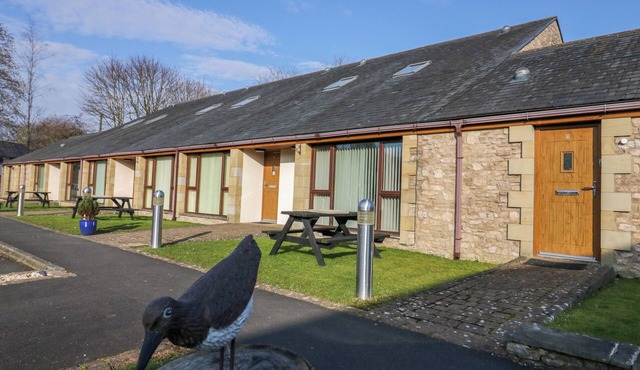 7 SANDPIPER, family friendly, with a garden in Burton-In-Kendal