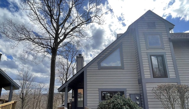 7-Springs Condo with best view in Swiss Mountain. Free Shuttle.