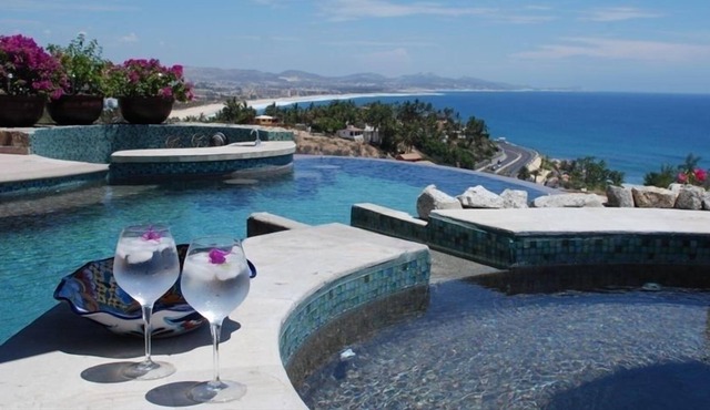 7 Th Night Free, 4 BR/ 5 BA Villa in Gated Querencia Sea View lots of parking