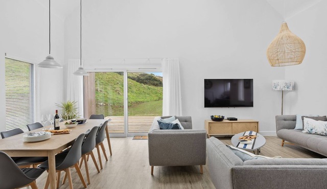 7 The Vista - Hot tub - Pet friendly - On-site pool - EV Charger - Ecohome