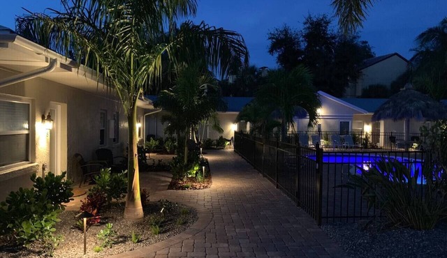 #7-TwinPalms-King Studio Suite