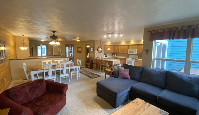 7 Springs Condo Immaculate~Perfect For Family SLEEPS 9