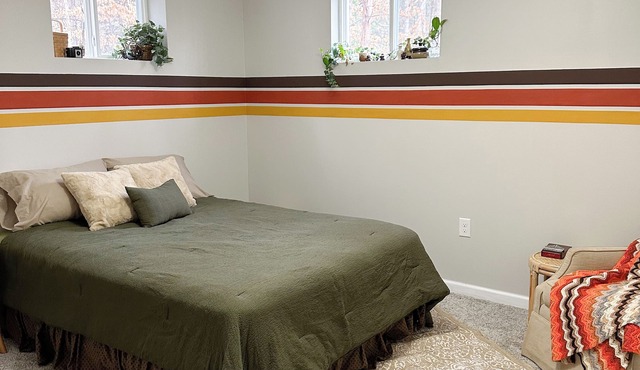 70's Boho Hideaway - Park/Ride - 10 Marinas within 15 Miles!