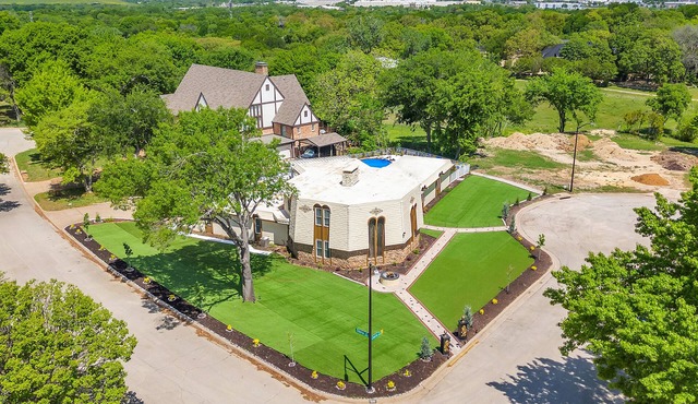 700 a night minimum 5 nights! 9 min from AT&T stadium, 8 mn from the zoo