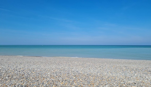 700 metres from the sea, apartment with large terrace and garden