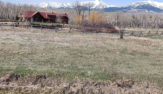 7000 sq ft log home located on the Sweet grass Creek