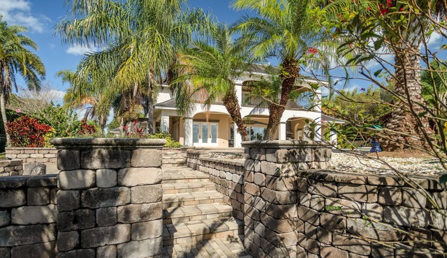 7000Sqft- 2 Story Lakefront Mansion w/ Heated pool