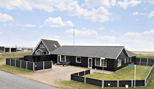 70782 Ulfborg - Hjelmevej 2