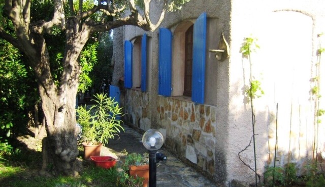70m² apartment, quietly situated in the hills only 10min from the sea