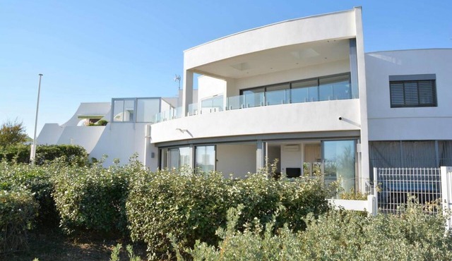 70m2 Apartment with A/C and direct access to the beach