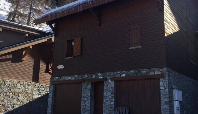70m² apartment in a small chalet at the foot of the LA ROCHE chairlift