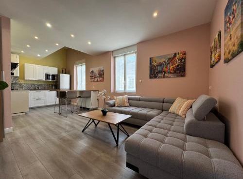 70m2 climatisé - Parking privé - Terrasse - 2 chambres - Lycée Roosevelt - Reims Arena