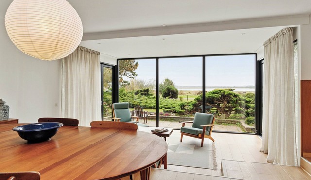 70s holiday home with views of Vesterlyng