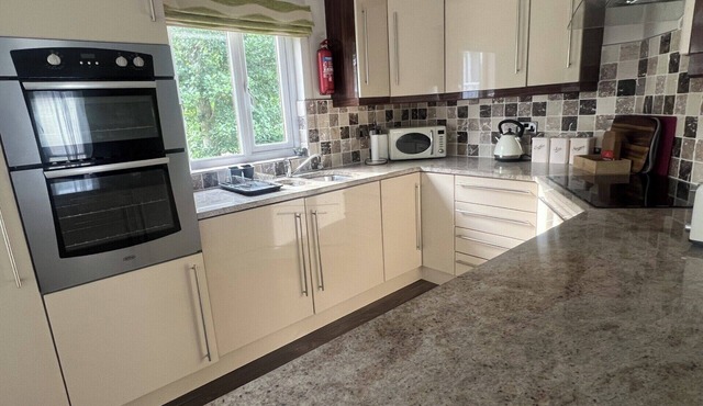 71 The Beech House Lodge - A fabulous woodland and coastline escape.