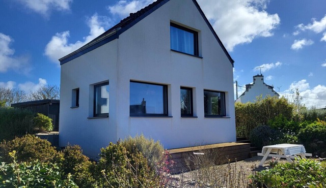 714-Modern house 300m from the sea and the GR34