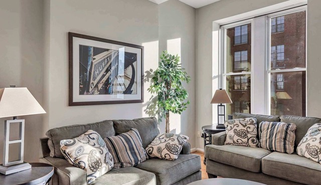 715a - Settle into Soulard! 4 beds 2 full baths