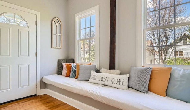 717 Woodward · Historic Southern Belle - Walk to Hot Spots!