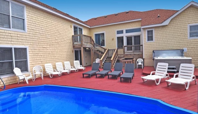 718 - Dog-Friendly, Ocean-Side Duck Home with Private Pool and steps to Ocean!