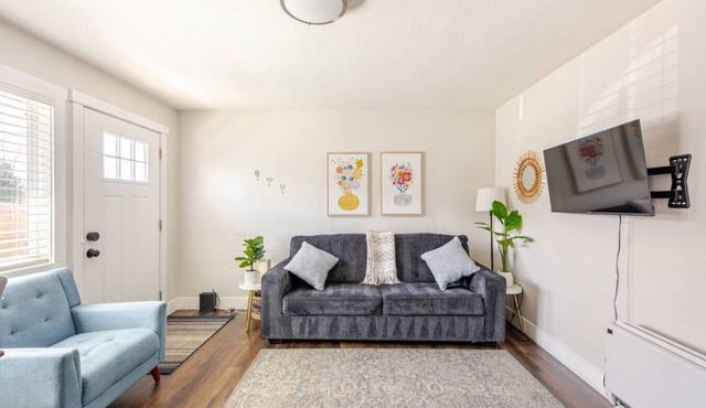 #721 Cozy Midtown Reno Hideaway