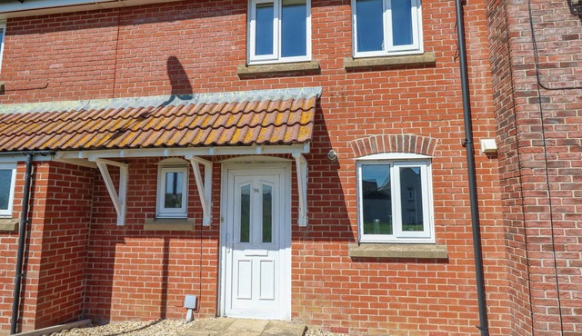 74 REAP LANE, pet friendly, with a garden in Weston, Portland