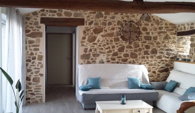75 m2 farmhouse renovated 30 minutes from Puy du Fou