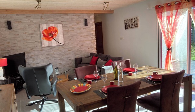 750 m from the sea, from Plain pieds, les Palmiers to Port Blanc