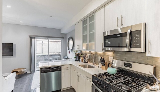 755 Capitol - A Exquisite 3 Bedroom Home in Fairmount