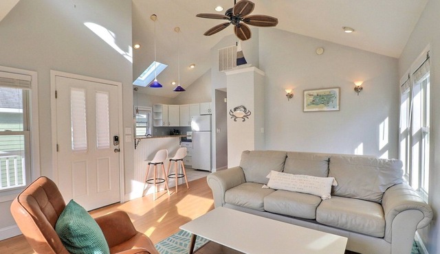 7550 Presleys Palace * Walk to Historic Downtown