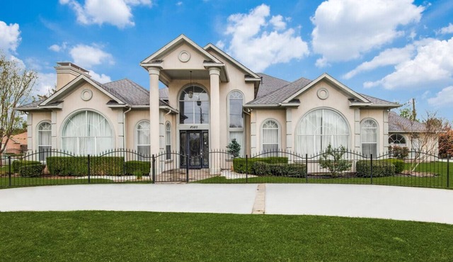 7600 Square Foot Grand Estate.