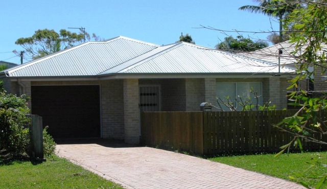 77 Roderick St Moffat Beach QLD