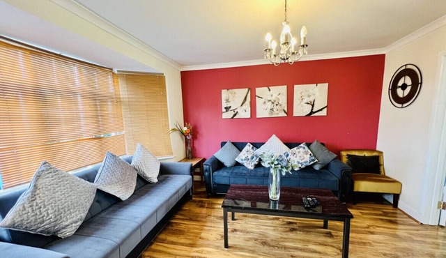 77 Smith Lane - 4 bed · The Elizabeth 4Bed House Windsor | Legoland By E2M