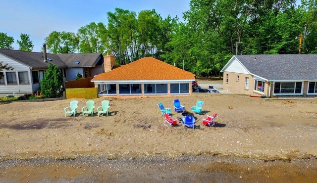 7713 Sand Beach · Private Beach Home-Sleeps 10