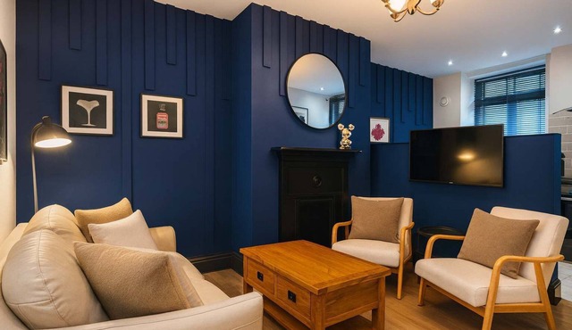 775sqft Town Centre 2 Luxury King Beds,Work Desks