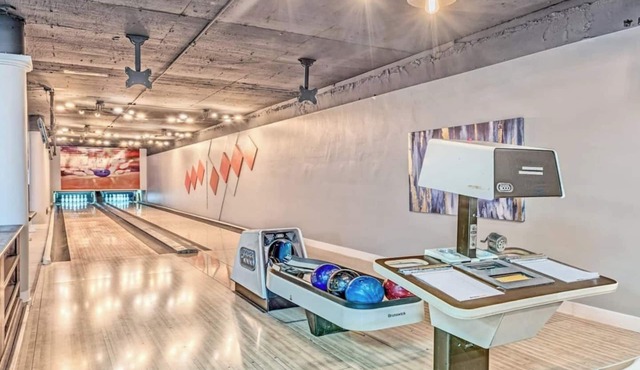 777Rentals - 11BR/11BA - Bowling Villa