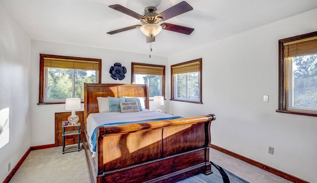 7BD/4.5BA Santa Rosa Estate w/HotTub, Games, BBQ!