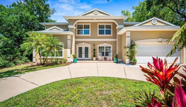 7BD 6BA, Pool&Spa, Walk to Beach, PutPut, Dream Backyard, 10 min. to Downtown!