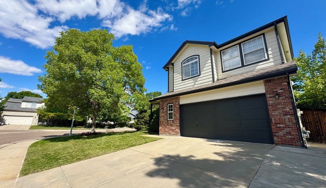 7Bedroom-5bath-Large Corner Lot, Near Scenic Trail/Easy Access to Downtown