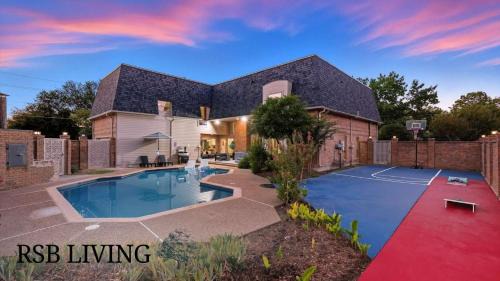 7BR 5BA w Pool Hot Tub Sport Court & Game Room